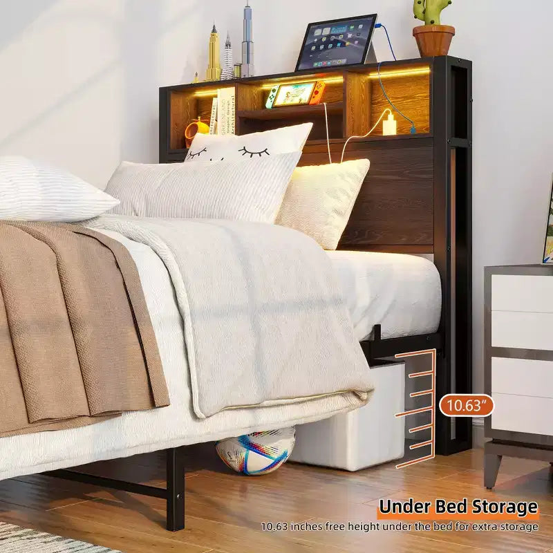 Cadre de lit double en métal Bellemave avec tête de lit de rangement, lumières LED RGB, station de recharge, bibliothèque de rangement, pas de sommier tapissier