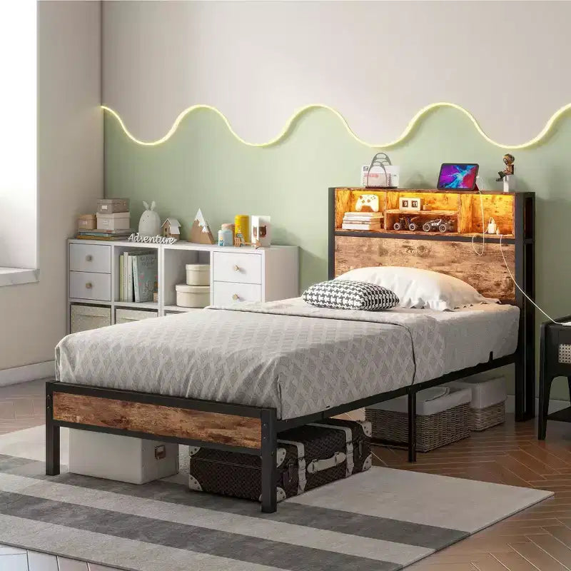Cadre de lit double en métal Bellemave avec tête de lit de rangement, lumières LED RGB, station de recharge, bibliothèque de rangement, pas de sommier tapissier