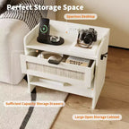 Lot de 2 tables de chevet en rotin avec station de recharge, table de nuit bohème avec tiroir et étagère ouverte pour chambre, salon et bureau