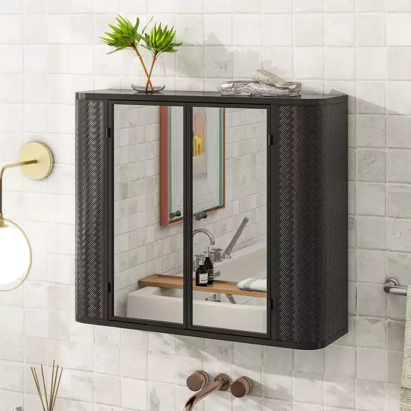 Meuble-lavabo de salle de bain mural avec miroir, deux portes miroir et étagères ouvertes ; Armoire de rangement de style à cadre métallique avec compartiments ouverts