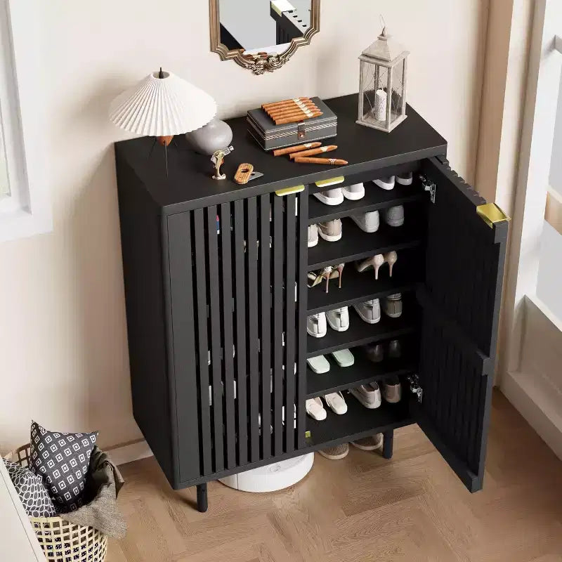 COZONY Meuble à chaussures étroit avec portes persiennes respirantes, range-chaussures moderne à 6 niveaux avec rangement caché, armoire d'entrée autoportante pour placard et couloir, Noir