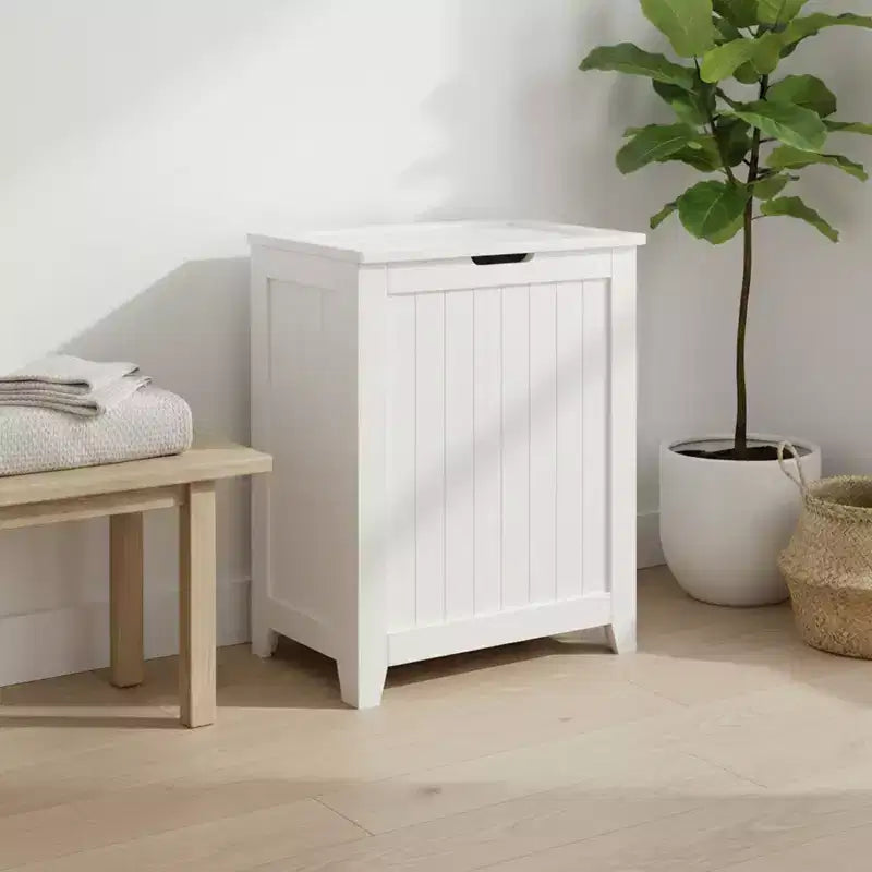 Panier à linge en bois contemporain Redmon pour chambre et buanderie, blanc