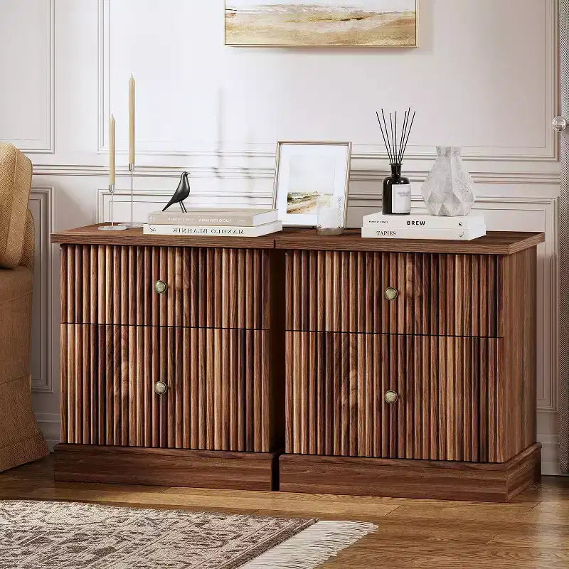 Table de chevet à tiroirs cannelés, table de chevet de style moderne du milieu du siècle avec base à bords incurvés, rangement peu encombrant pour chambre et salon