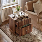 Table de chevet cannelée avec tiroirs, Table de chevet de style moderne du milieu du siècle pour salon, Table de chevet avec rangement