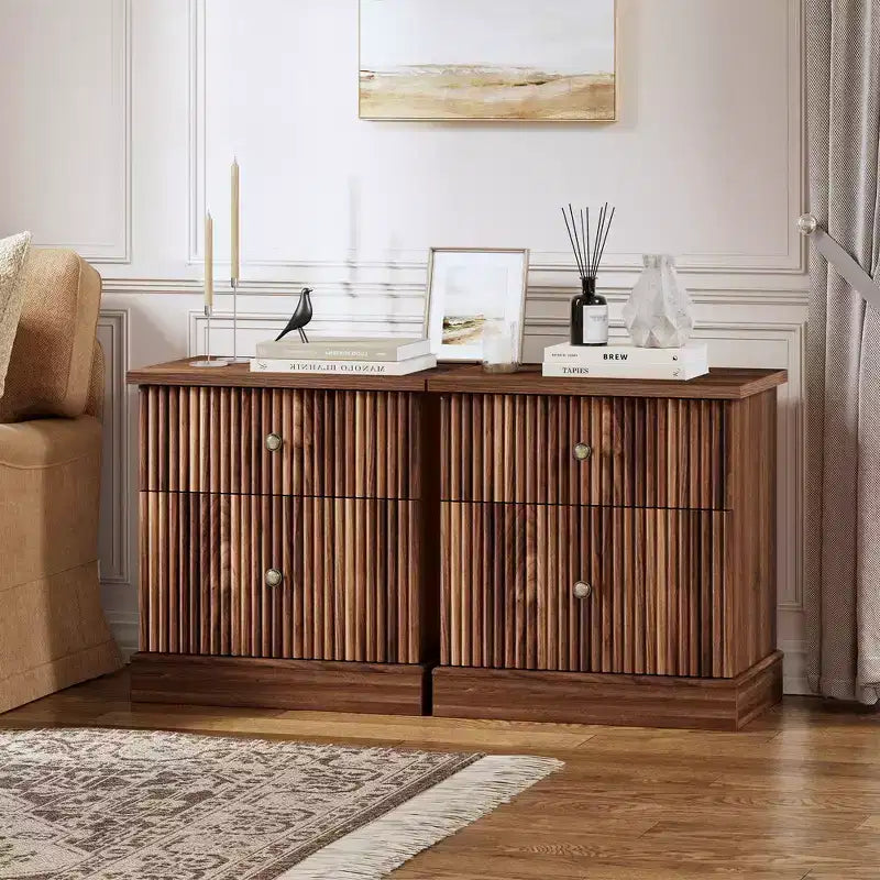 Table de chevet cannelée avec tiroirs, Table de chevet de style moderne du milieu du siècle pour salon, Table de chevet avec rangement
