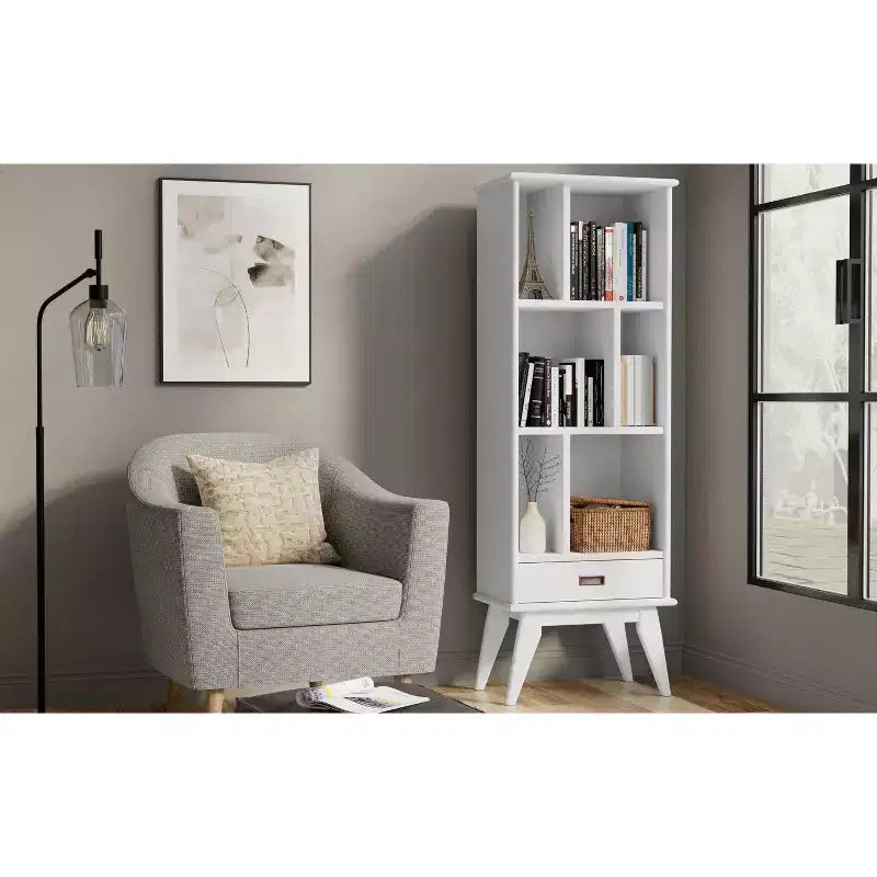 Bibliothèque et meuble de rangement moderne du milieu du siècle en BOIS MASSIF Tierney, 64 po x 22 po
