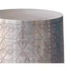 Table d'appoint Jean de 15 pouces de large, à motif géométrique bohème, en métal, assemblée