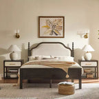 Ensembles de meubles de chambre à coucher Queen-85 Cadre de lit en bois massif avec tête de lit rembourrée et 2 tables de chevet, aucun sommier tapissier requis, pour chambre à coucher-Morden Fort