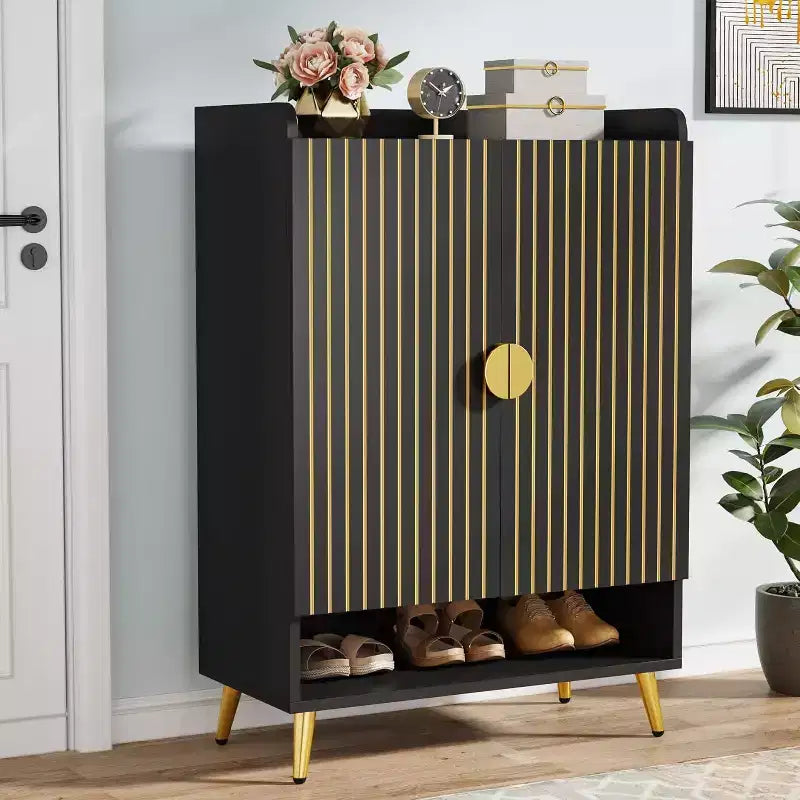 Meuble à chaussures Lantine 7 niveaux en bois noir avec portes et étagères réglables, idéal pour le rangement de chaussures dans une entrée, un couloir, un dressing, un salon.
