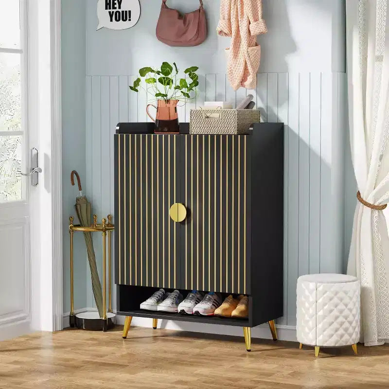 Meuble à chaussures Lantine 7 niveaux en bois noir avec portes et étagères réglables, idéal pour le rangement de chaussures dans une entrée, un couloir, un dressing, un salon.