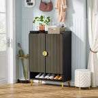 Meuble à chaussures Lantine 7 niveaux en bois noir avec portes et étagères réglables, idéal pour le rangement de chaussures dans une entrée, un couloir, un dressing, un salon.