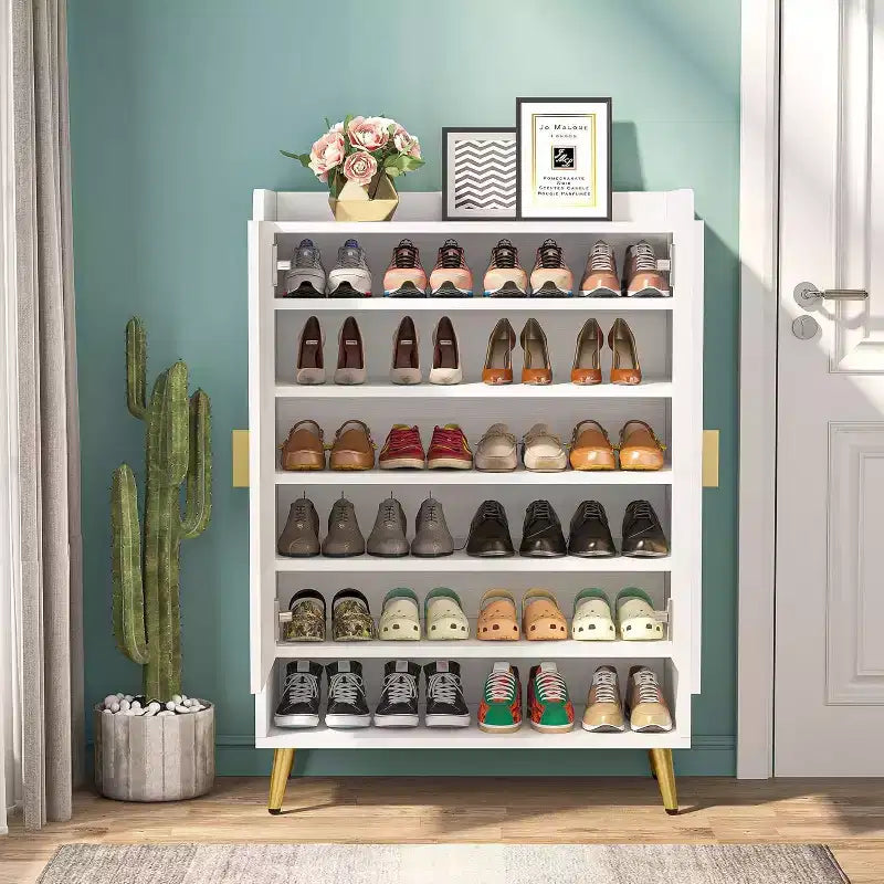 Meuble à chaussures 6 niveaux Lantine en bois avec portes et étagères réglables, blanc et doré, idéal pour le rangement de chaussures dans l'entrée, le couloir, le placard ou le salon.
