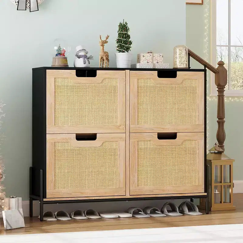 Meuble à chaussures autoportant en rotin avec quatre tiroirs rabattables, unité de rangement de chaussures dissimulée, étagère à chaussures fine et peu encombrante pour entrée, couloir, salon