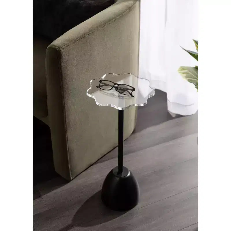 Table d'appoint festonnée Kate and Laurel Acari, 10x22, noire