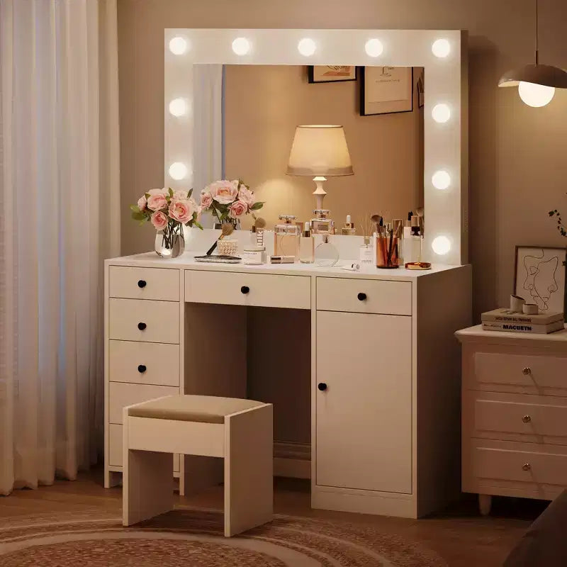 Coiffeuse blanche avec miroir et lumière, Table de maquillage avec station de charge, Commode de rangement à tiroirs, Coiffeuse moderne en bois pour chambre à coucher