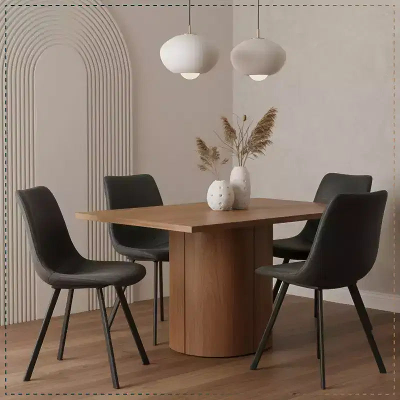 LeisureMod Markley Chaise de salle à manger moderne en cuir, assise rembourrée, pieds en métal, design élégant pour cuisine, salle à manger, bureau, salon ou café