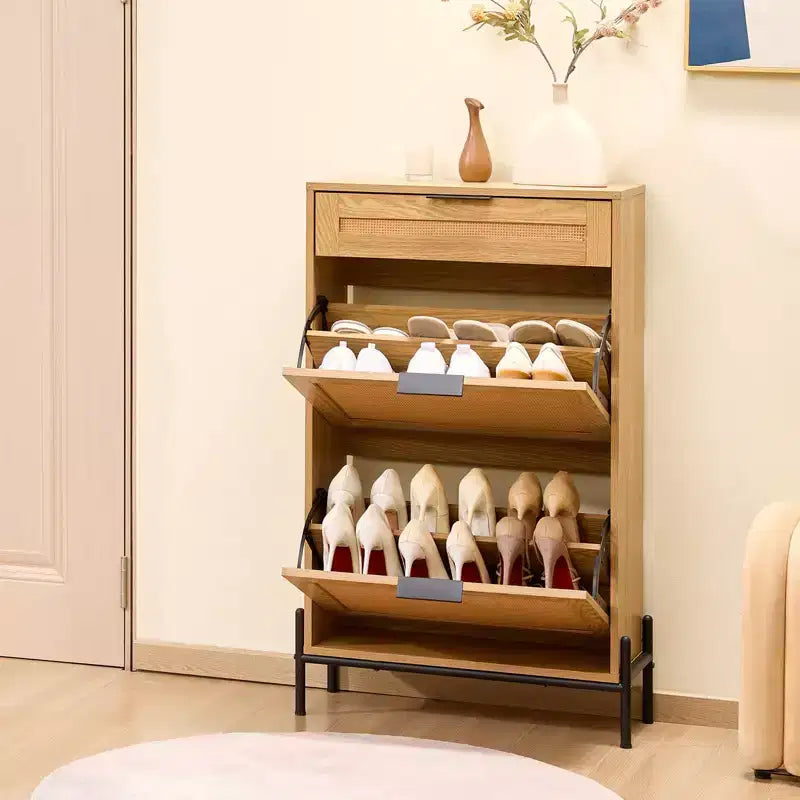 Meuble à chaussures étroit en rotin avec 2 tiroirs basculants, tiroir coulissant et pieds en métal, style bohème, peut contenir 12 paires de chaussures