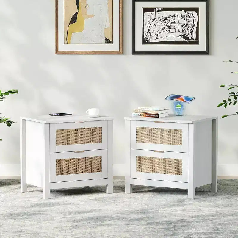TYBOATLE Lot de 2 tables de chevet en rotin avec station de charge sans fil, tables d'appoint modernes du milieu du siècle avec 2 tiroirs tressés bohèmes, tables de chevet en bois