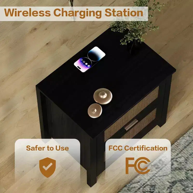 TYBOATLE Lot de 2 tables de chevet en rotin avec station de charge sans fil, tables d'appoint modernes du milieu du siècle avec 2 tiroirs tressés bohèmes, tables de chevet en bois