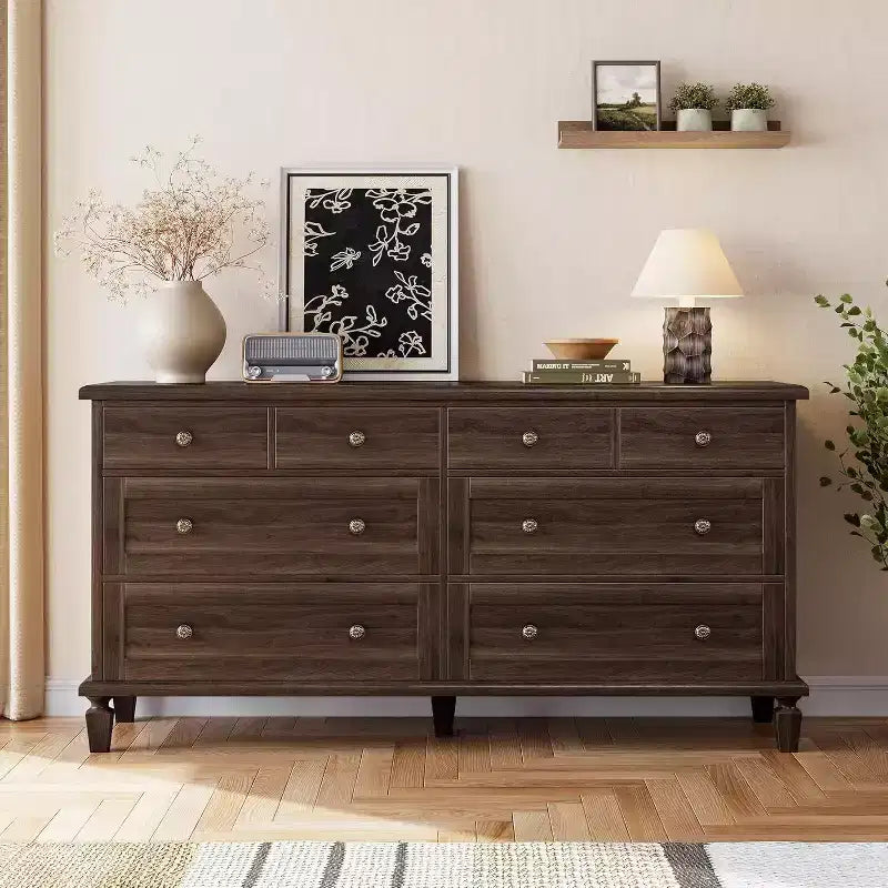 Commode à 8 tiroirs pour chambre à coucher, meuble TV vintage de 59 po avec poignées sculptées et pieds fuselés, commode en bois avec grande capacité de rangement