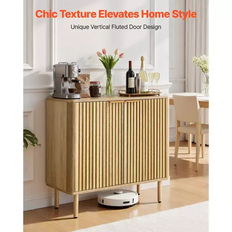 Meuble Bar à Café VEVOR, Table de Bar à Café Cannelée du Milieu du Siècle avec Rangement à 2 Niveaux, Buffet avec 2 Portes Coulissantes, 80 x 37,3 x 80 cm, Chêne