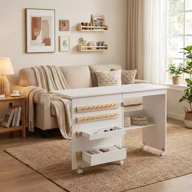 Table de couture pliable avec roulettes verrouillables, station de travail artisanale avec étagères de rangement et plateaux pour machine à coudre