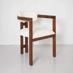 Chaise de salle à manger Storied Home en bois d'acacia avec tissu bouclé