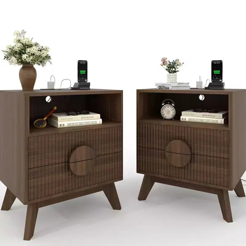 Tables de Chevet Modernes Cannelées, Lot de 2, en Bois, 2 Tiroirs et Étagère Ouverte, Table d'Appoint avec Prises
