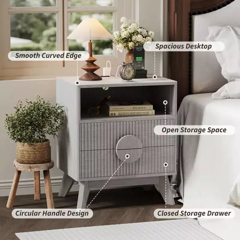 Tables de Chevet Modernes Cannelées, Lot de 2, en Bois, 2 Tiroirs et Étagère Ouverte, Table d'Appoint avec Prises