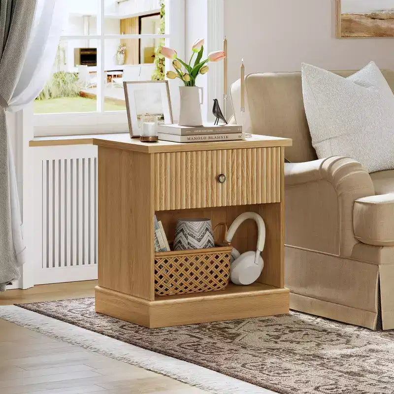 Table de chevet cannelée moderne du milieu du siècle avec tiroir - Table de chevet peu encombrante avec rangement, idéale pour la chambre ou le salon