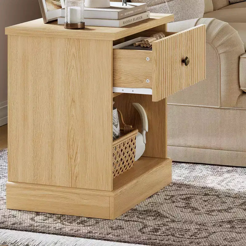 Table de chevet cannelée moderne du milieu du siècle avec tiroir - Table de chevet peu encombrante avec rangement, idéale pour la chambre ou le salon