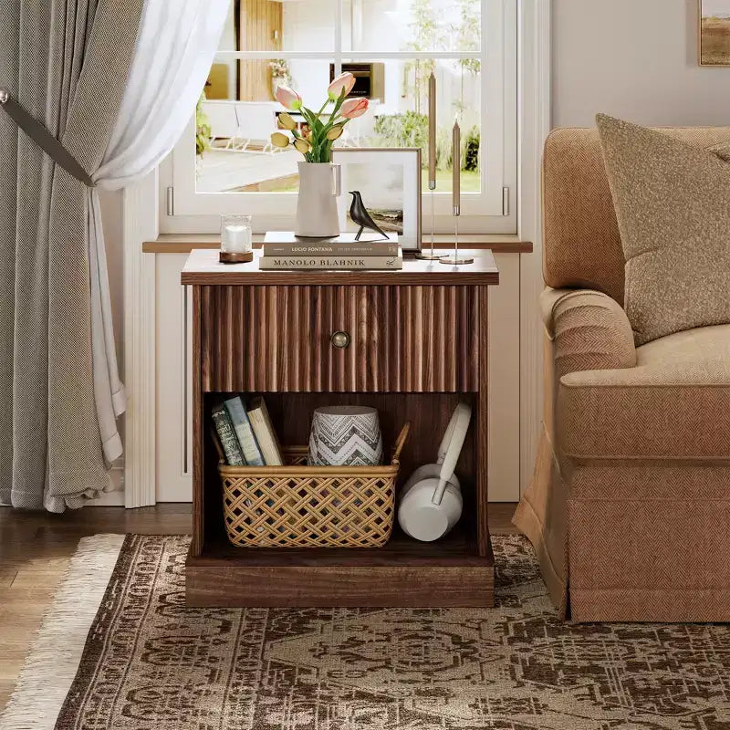 Table de chevet cannelée moderne du milieu du siècle avec tiroir - Table de chevet peu encombrante avec rangement, idéale pour la chambre ou le salon