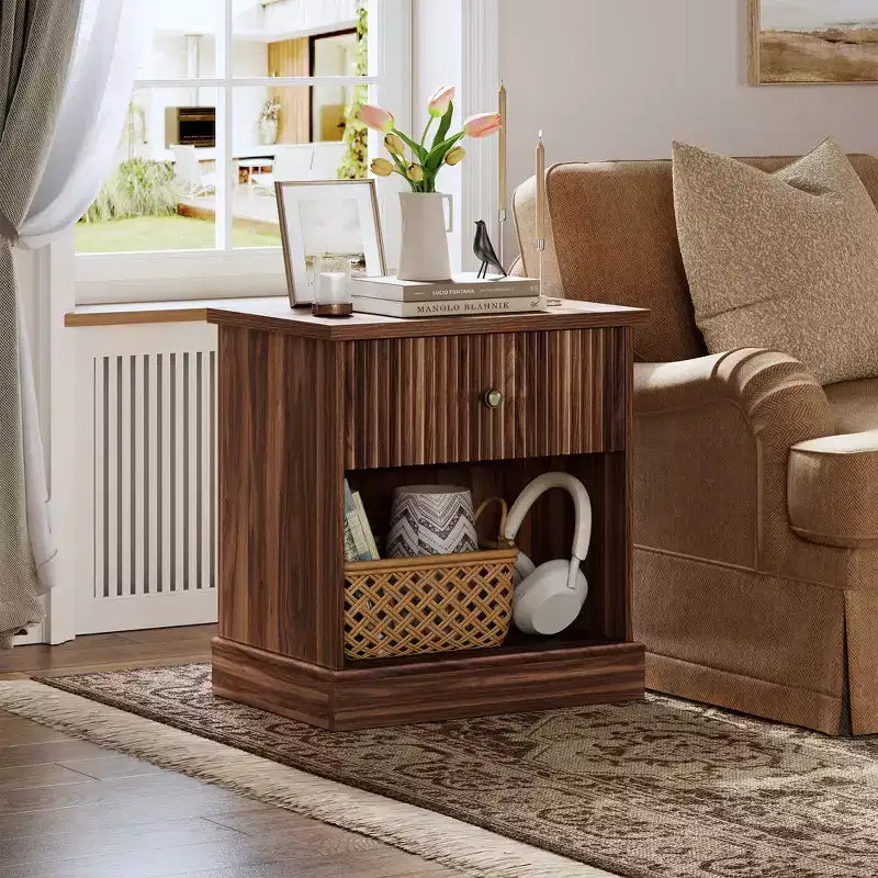 Table de chevet cannelée moderne du milieu du siècle avec tiroir - Table de chevet peu encombrante avec rangement, idéale pour la chambre ou le salon