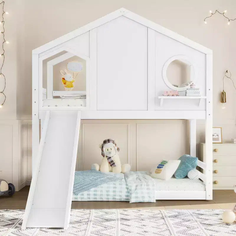 Lit superposé cabane jumeau sur jumeau avec toboggan et étagères de rangement, cadre de lit superposé en bois avec fenêtre pour enfants