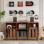 Meuble TV moderne de 55" en bois avec station de recharge, prises de courant et 2 ports USB, rangement pour vinyles, style Mid-Century, étagères ouvertes, bois naturel