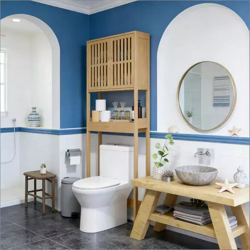Meuble de rangement vertical en bambou GDFStudio Rhett à poser au-dessus des toilettes avec étagères réglables et portes à lattes