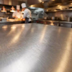 Table de travail robuste en acier inoxydable 60x30 avec étagère réglable, certifiée NSF, capacité de 236 kg, surface facile à nettoyer pour les cuisines commerciales et domestiques