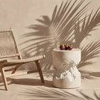 Table d'appoint ronde en faux travertin blanc faite à la main - Plateau en béton de 35 cm, capacité de 90 kg, résistante aux intempéries, utilisation intérieure/extérieure sans assemblage