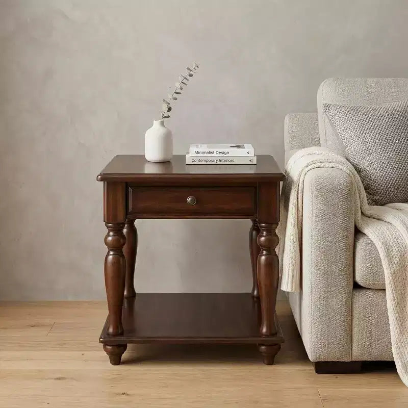 Table d'appoint rectangulaire HomeRoots 24 en bois manufacturé couleur noyer avec tiroir et étagère