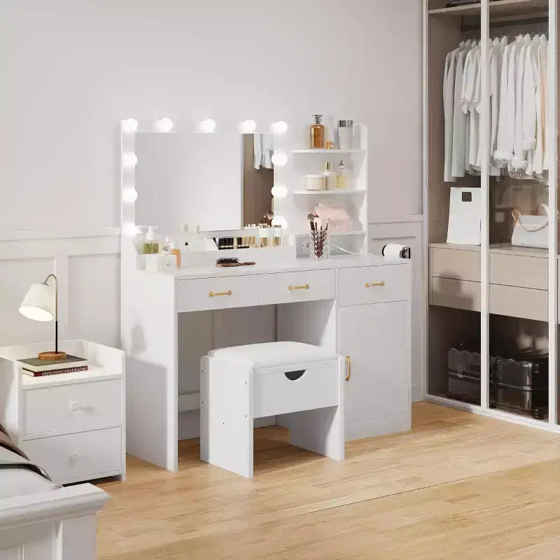 Coiffeuse 54,5 po avec miroir et 11 ampoules DEL, prise de courant intégrée, 3 tiroirs et étagères ouvertes, tabouret de rangement inclus