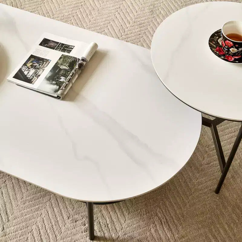 Table basse JVNOXK en céramique blanche avec étagère inférieure marron café, table basse à 2 niveaux en MDF et cadre en acier pour le salon