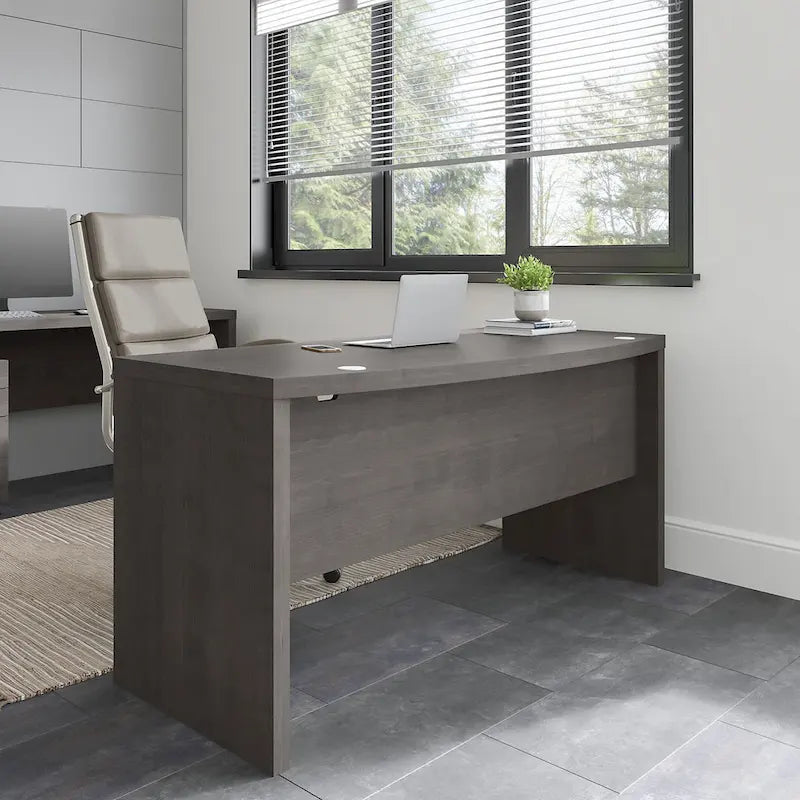 Bureau d'ordinateur de 60 pouces avec façade incurvée