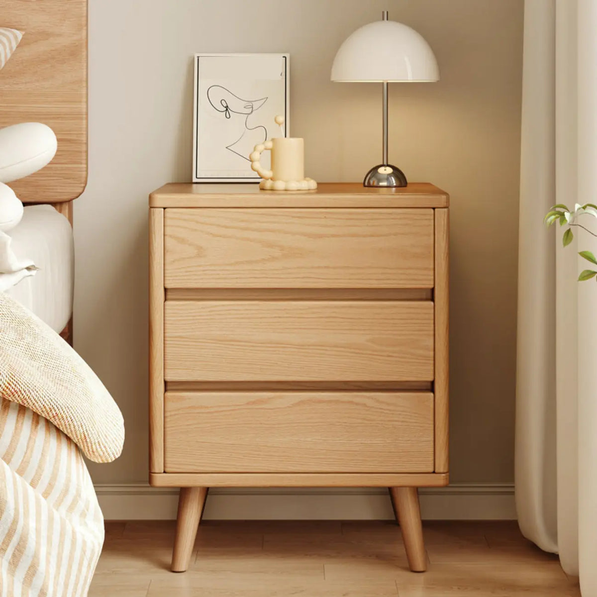Table de chevet en bois au fini naturel avec tiroirs