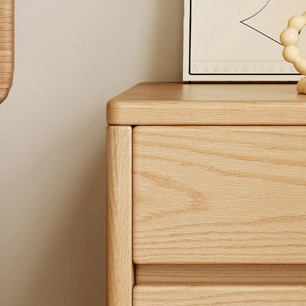 Table de chevet en bois au fini naturel avec tiroirs