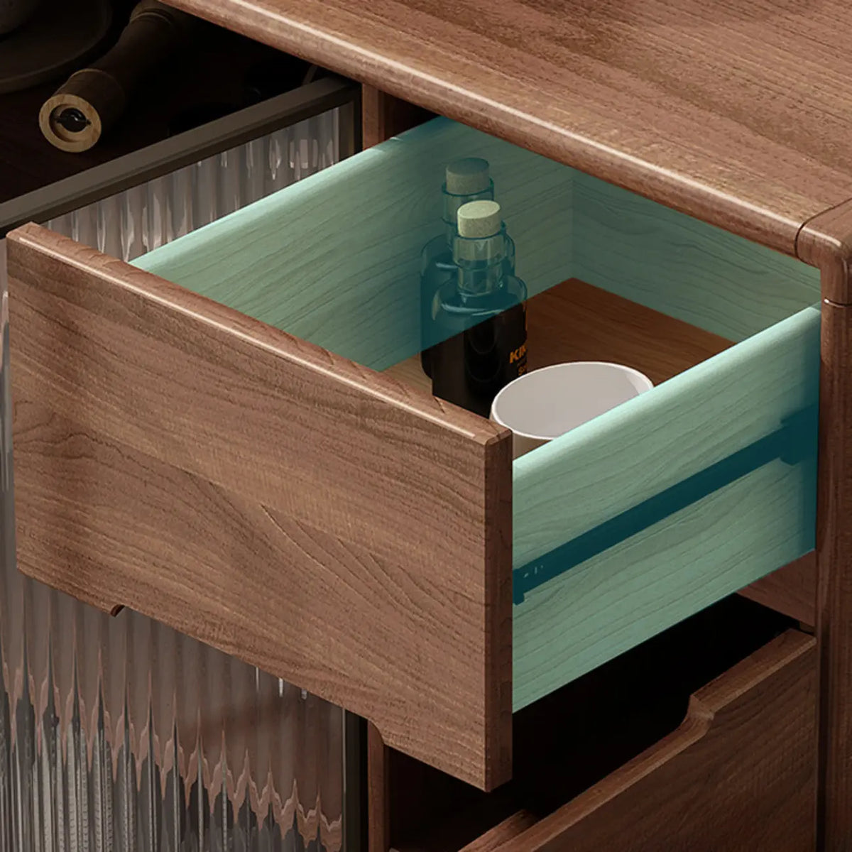 Buffet en bois moderne avec de spacieux placards de rangement
