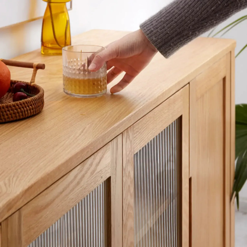 Buffet moderne en bois avec étagères et tiroirs