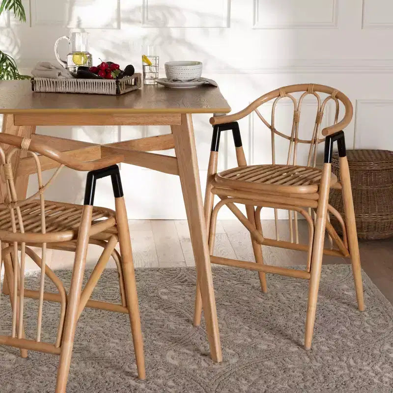 Tabouret de bar hauteur comptoir Cyntia en rotin, coloris marron naturel/noir, de la collection bali & pari : Fait main, style bohème, accents métalliques