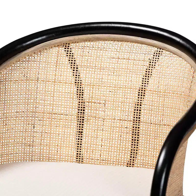 Tabouret de bar bali & pari Miranda en rotin bicolore blanc/marron naturel/noir : revêtement en polyester, aucun assemblage requis