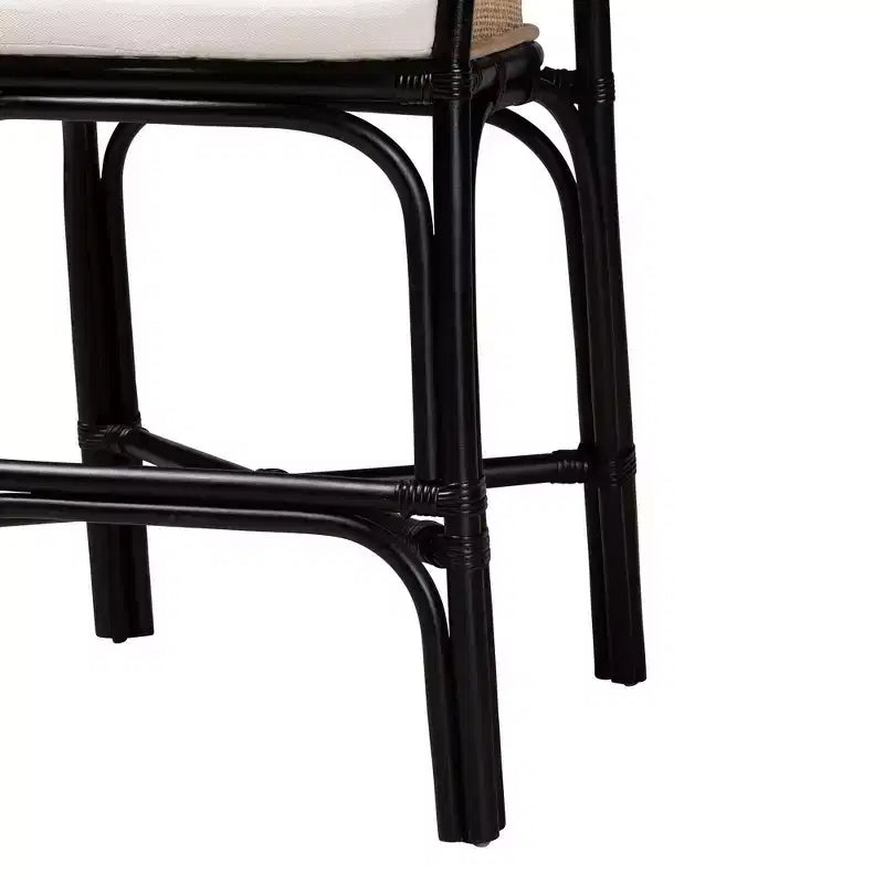 Tabouret de bar bali & pari Miranda en rotin bicolore blanc/marron naturel/noir : revêtement en polyester, aucun assemblage requis