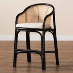 Tabouret de bar bali & pari Miranda en rotin bicolore blanc/marron naturel/noir : revêtement en polyester, aucun assemblage requis